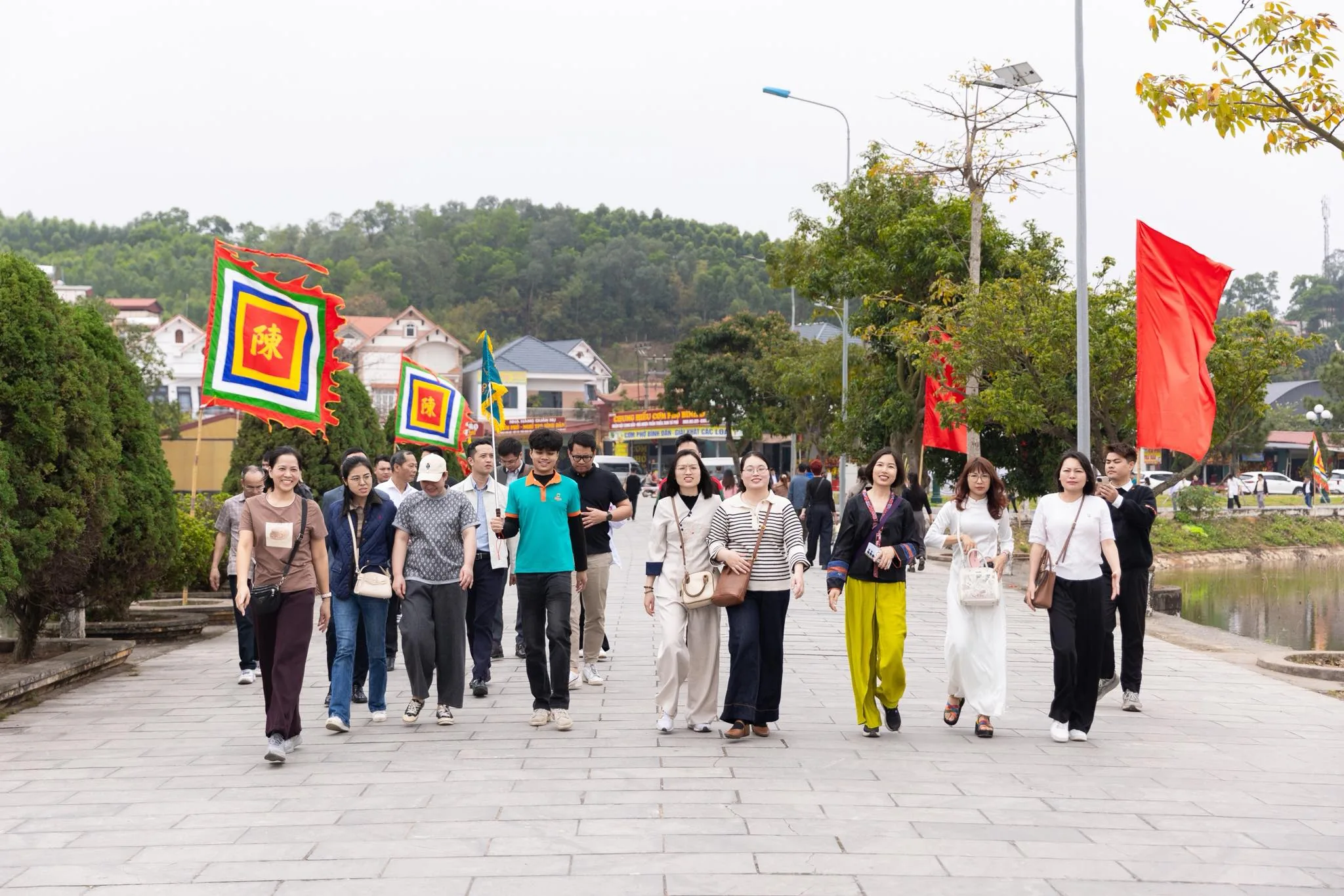 Không khí hân hoan, vui tươi của CBNV