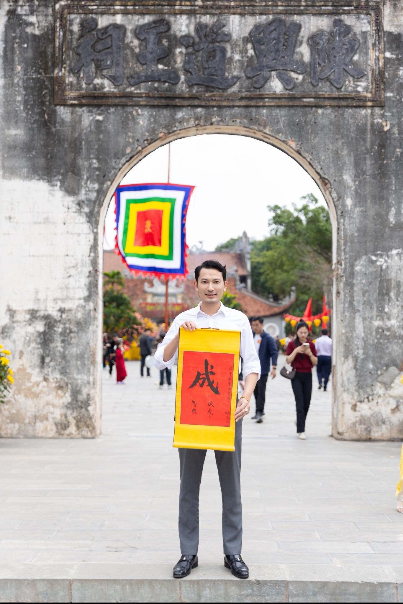 Xin chữ đầu năm tại Côn Sơn - Kiếp Bạc Hải Dương