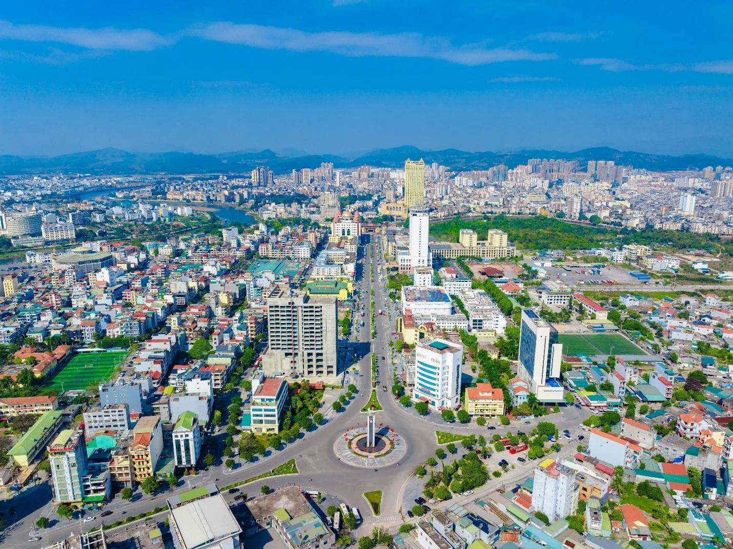 Thành phố Móng Cái có tốc độ đô thị hóa cao, quỹ đất nền khan hiếm. (Nguồn SGO Group)